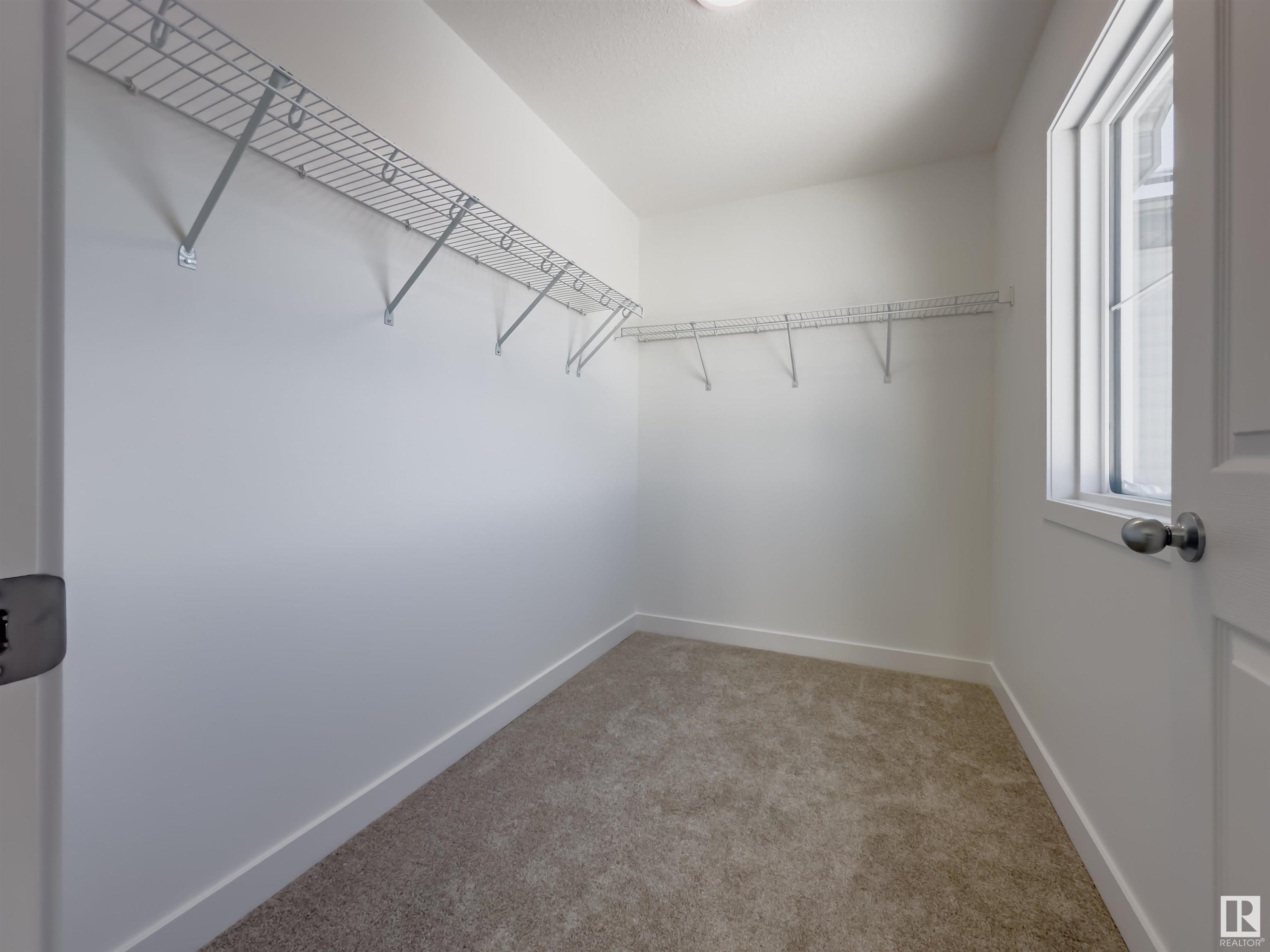 












1724 WESTERRA Wynd

,
Stony Plain,




AB
T7X 0Y6

