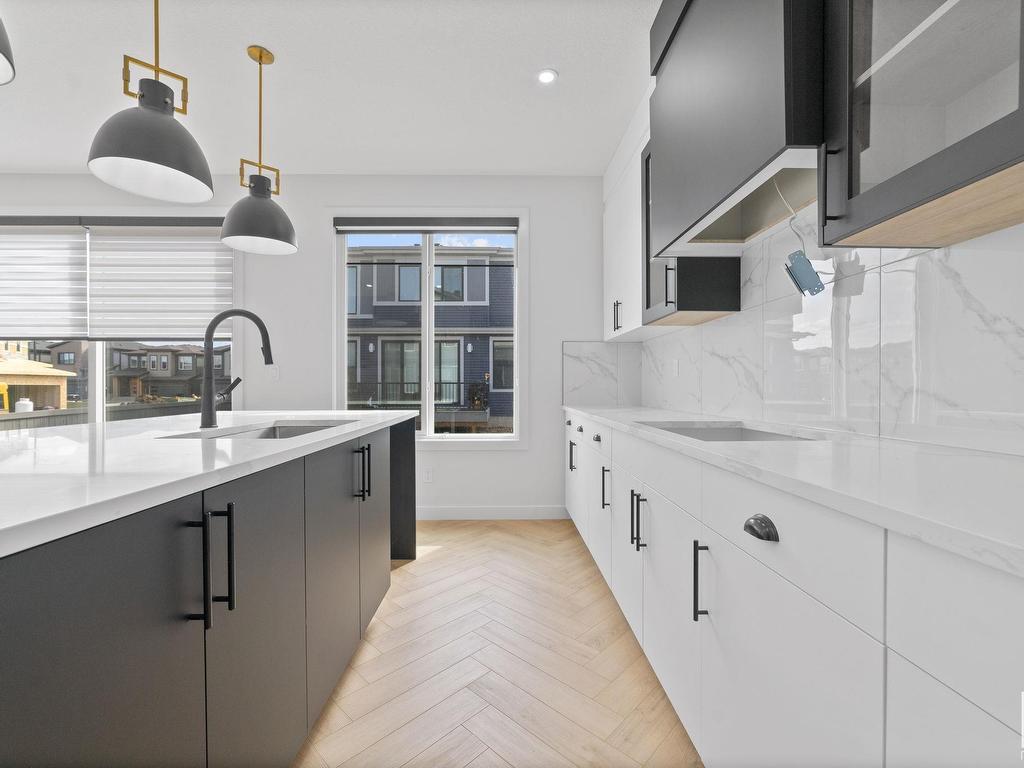 












5803 Kootook Link

,
Edmonton,




AB
T6W 4Z6


