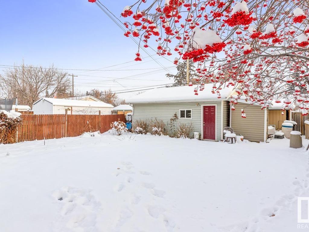 












11321 102 Street

,
Edmonton,




AB
T5G 2E5

