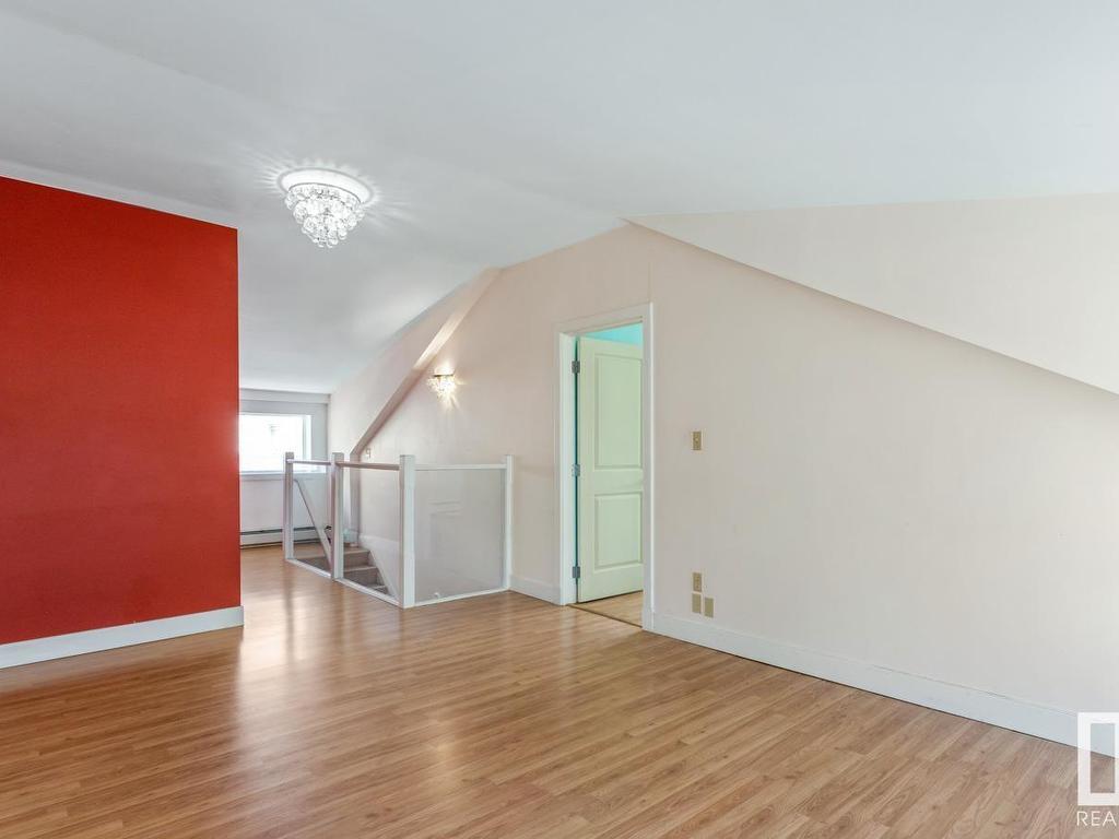 












11321 102 Street

,
Edmonton,




AB
T5G 2E5


