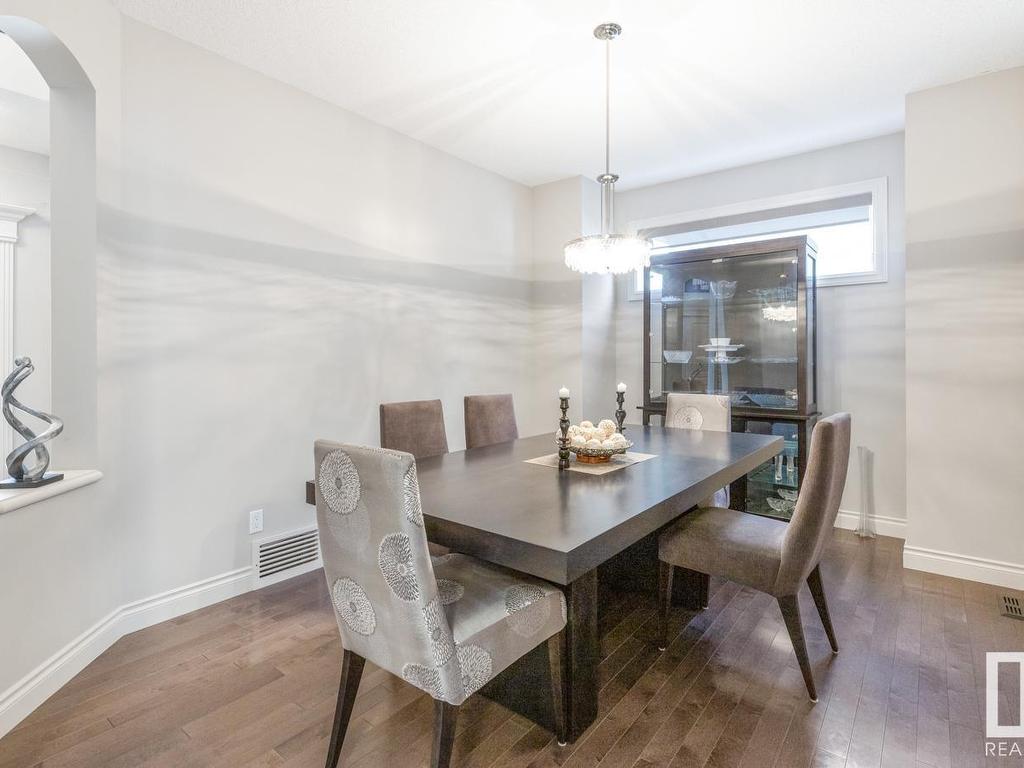 












2043 CAMERON RAVINE Way

,
Edmonton,




AB
T6M 0L2

