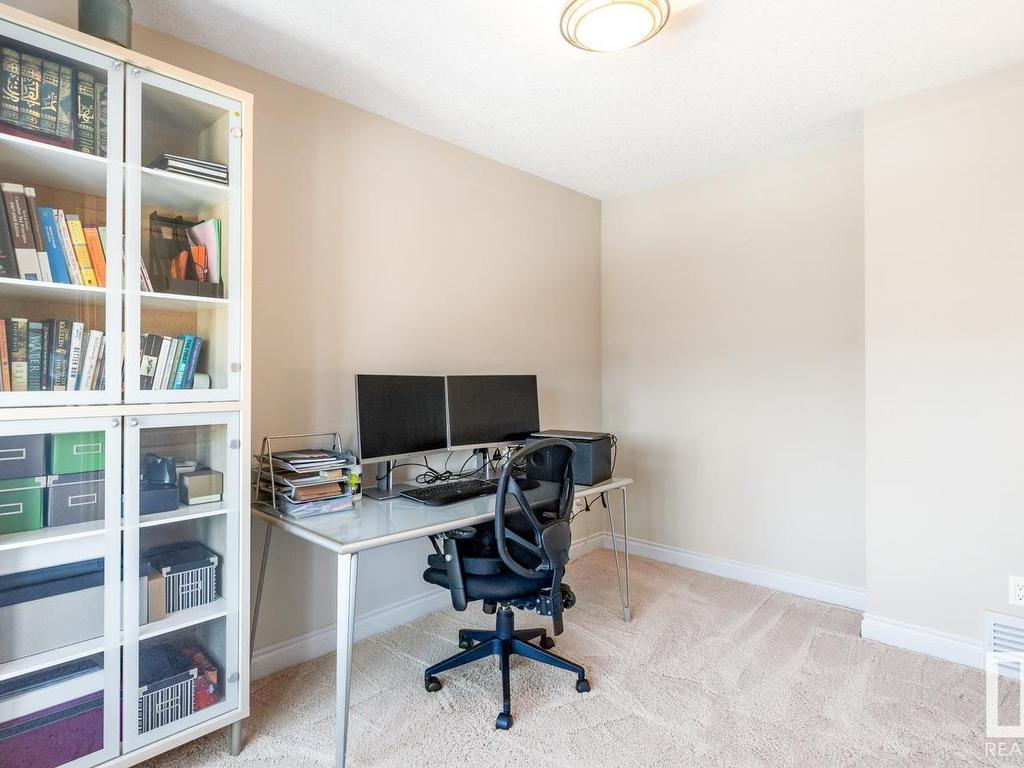 












2043 CAMERON RAVINE Way

,
Edmonton,




AB
T6M 0L2

