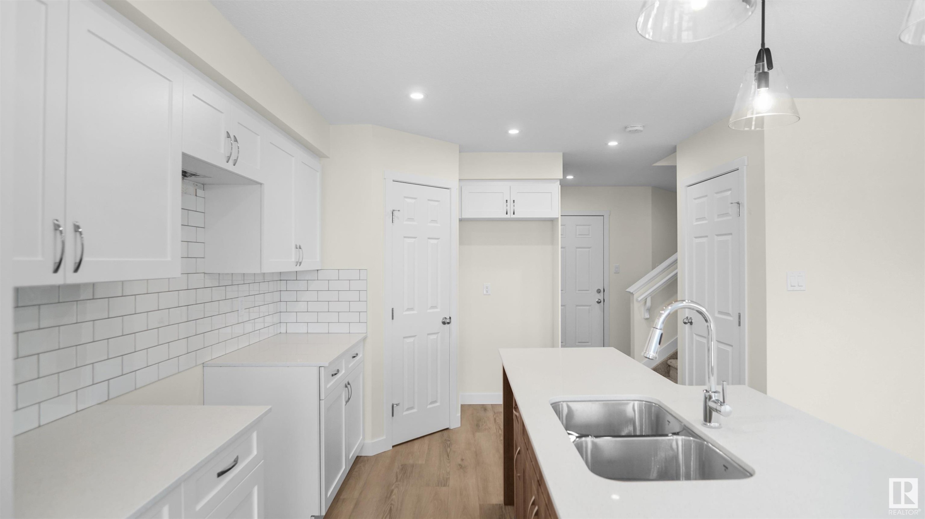 












19022 29 Avenue

,
Edmonton,




AB
T6M 3B5

