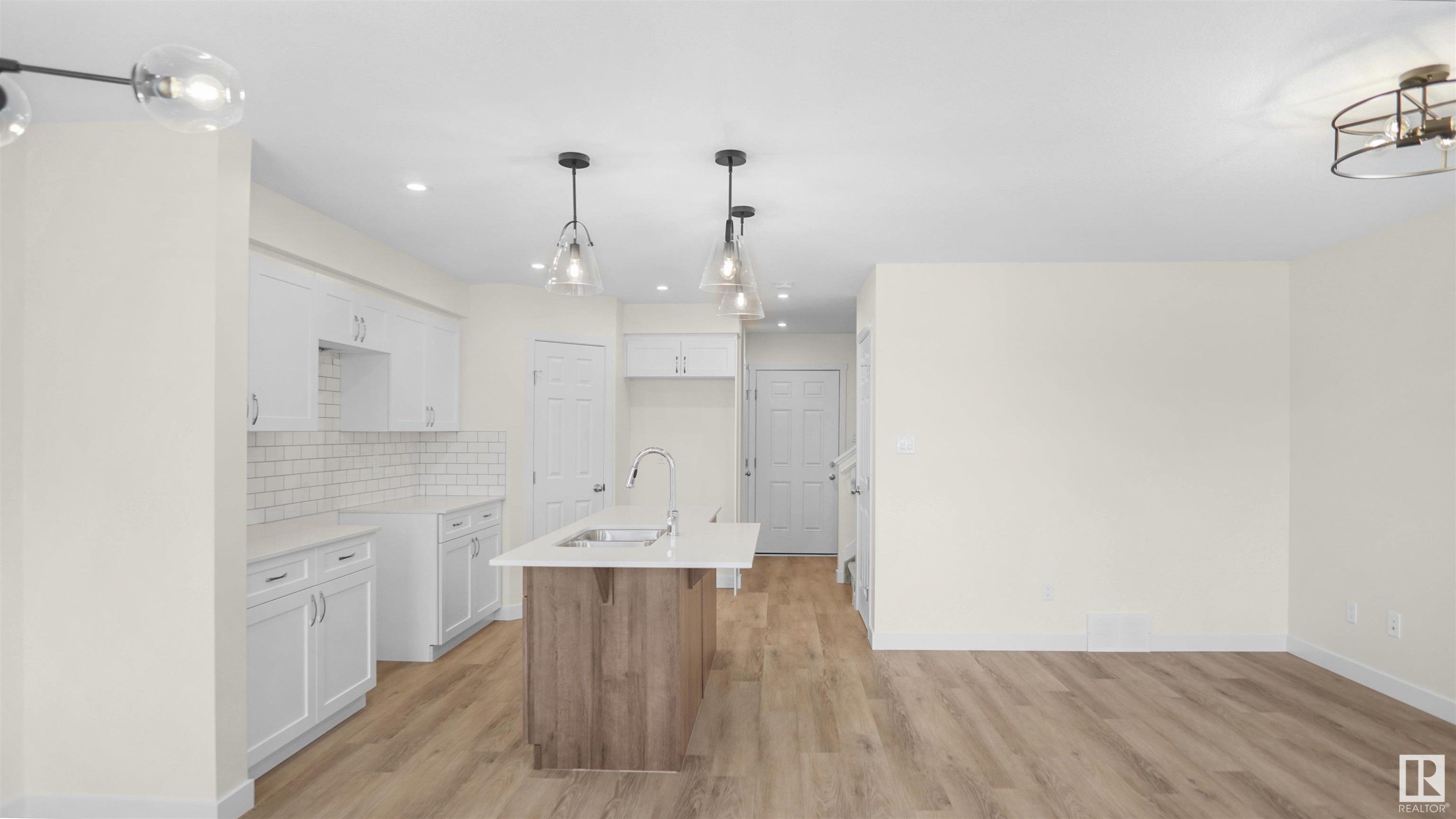 












19022 29 Avenue

,
Edmonton,




AB
T6M 3B5

