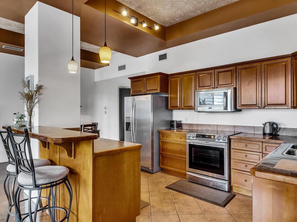 












801 10106 105 Street

,
Edmonton,




AB
T5J 5E7

