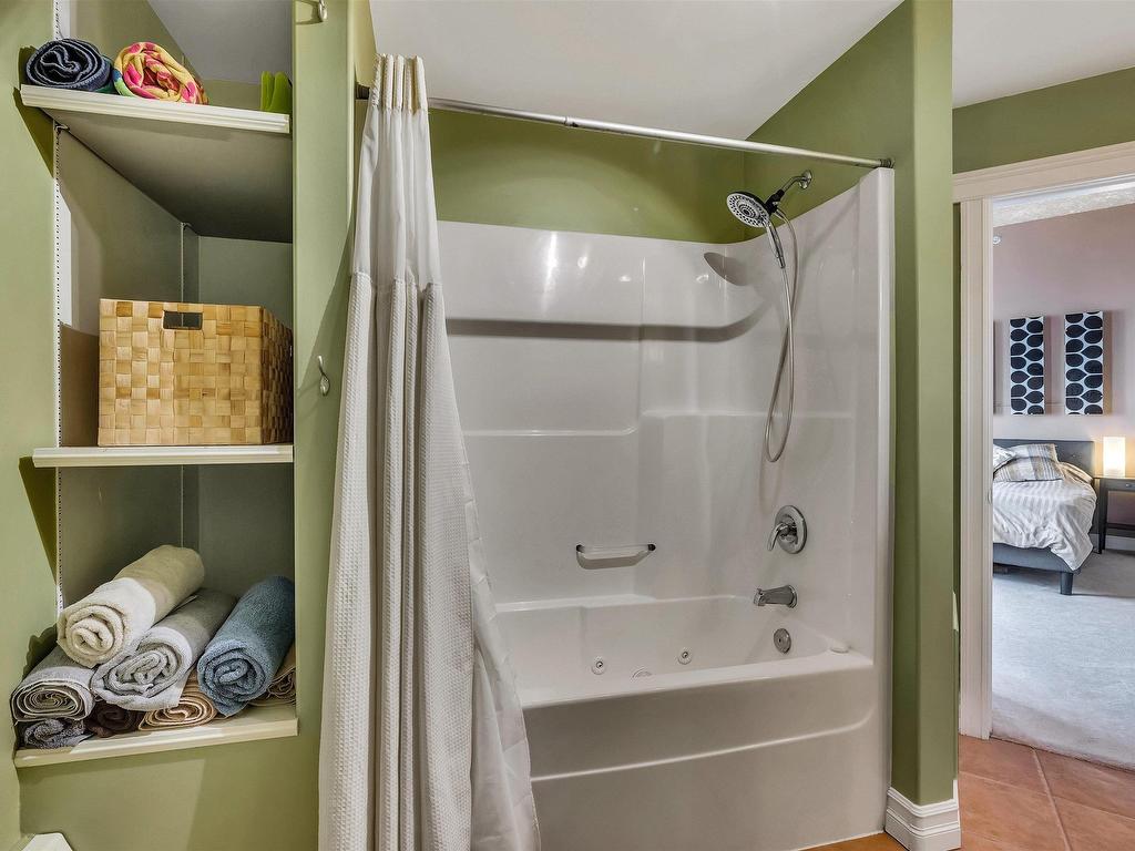 












801 10106 105 Street

,
Edmonton,




AB
T5J 5E7

