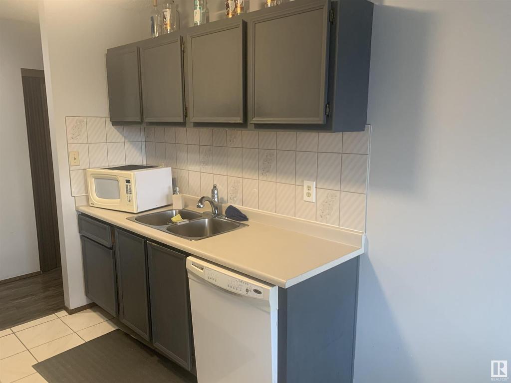 












406 11115 74 Street

,
Edmonton,




AB
T5B 4S4

