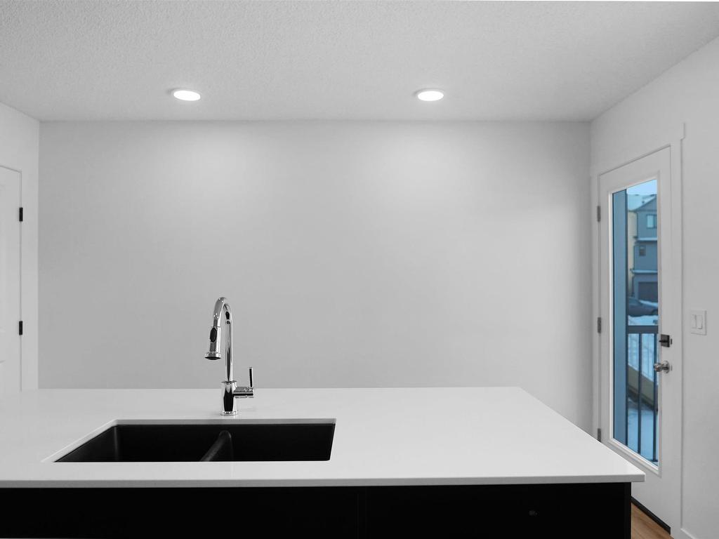 












32 1009 Cy Becker Road

,
Edmonton,




AB
T5Y 4B7

