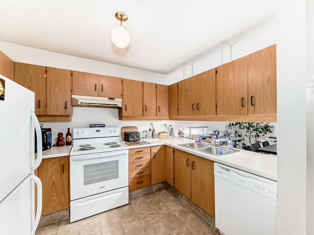 












206 42 ALPINE Place

,
St. Albert,




AB
T8N 3Y2

