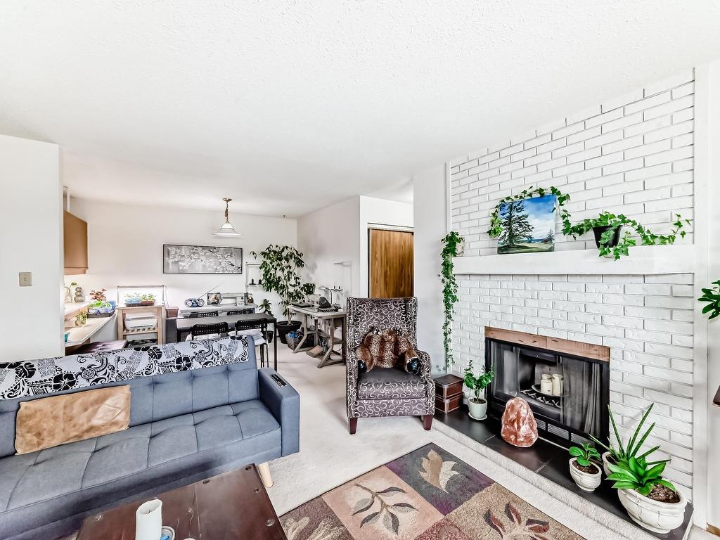 












206 42 ALPINE Place

,
St. Albert,




AB
T8N 3Y2

