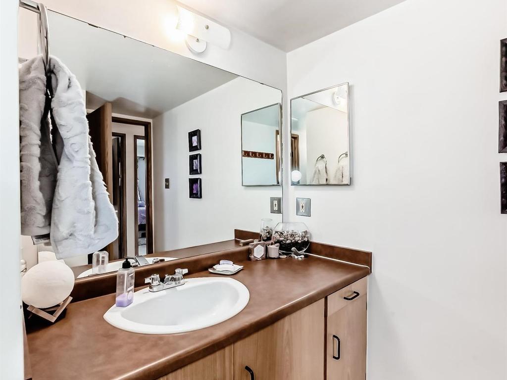 












206 42 ALPINE Place

,
St. Albert,




AB
T8N 3Y2

