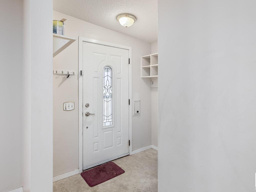 












10419 39 Avenue

,
Edmonton,




AB
T6J 2J4

