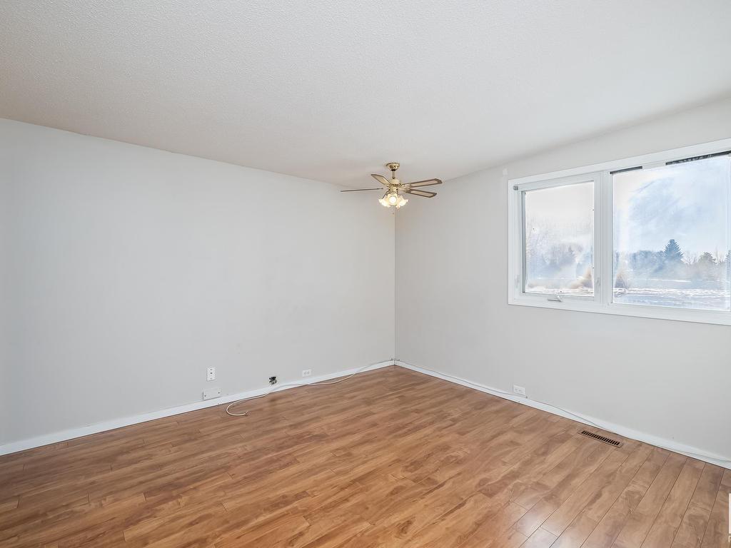 












10419 39 Avenue

,
Edmonton,




AB
T6J 2J4

