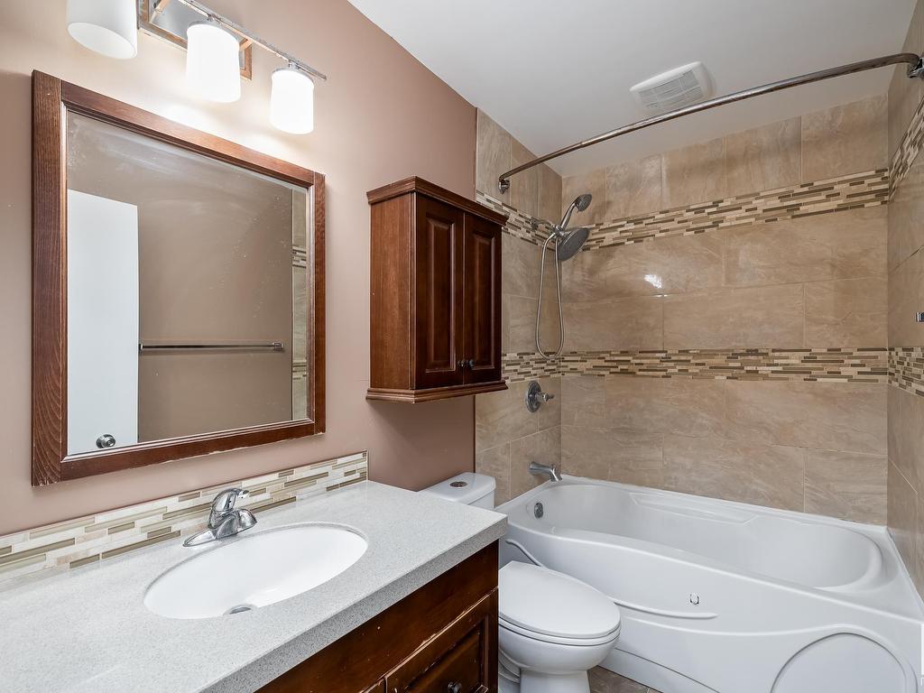 












10419 39 Avenue

,
Edmonton,




AB
T6J 2J4

