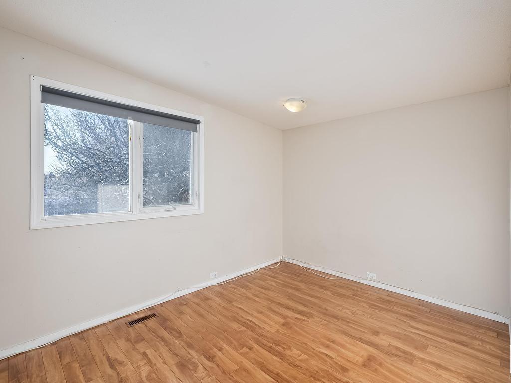 












10419 39 Avenue

,
Edmonton,




AB
T6J 2J4

