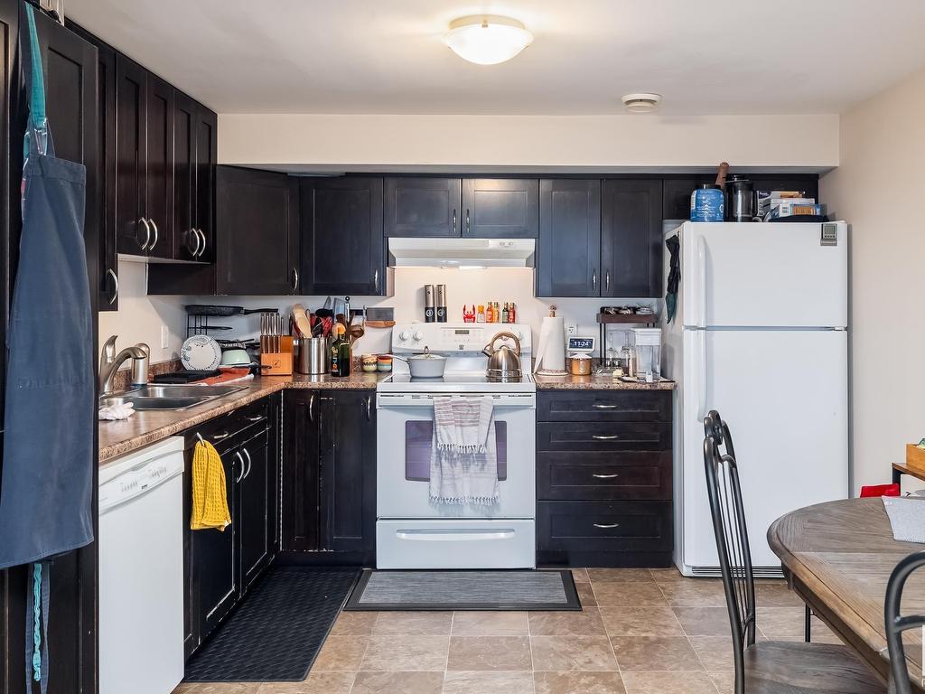












10419 39 Avenue

,
Edmonton,




AB
T6J 2J4

