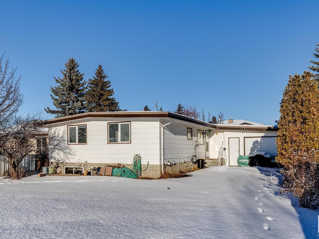 












10419 39 Avenue

,
Edmonton,




AB
T6J 2J4

