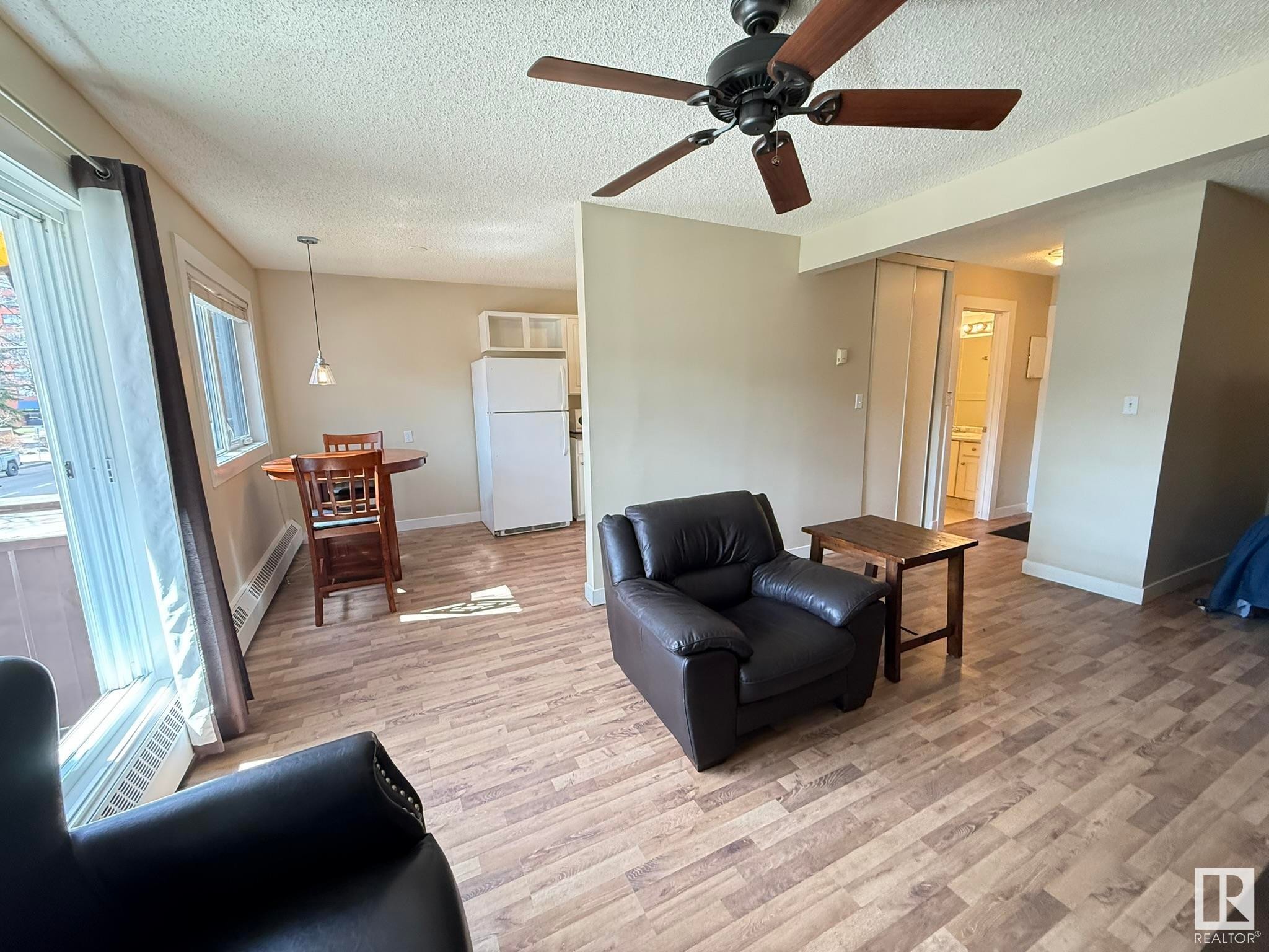 












37 10208 113 Street

,
Edmonton,




AB
T5K 1P4

