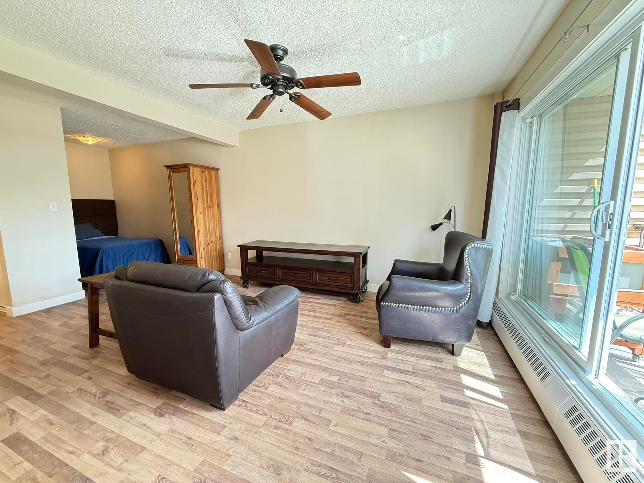 












37 10208 113 Street

,
Edmonton,




AB
T5K 1P4

