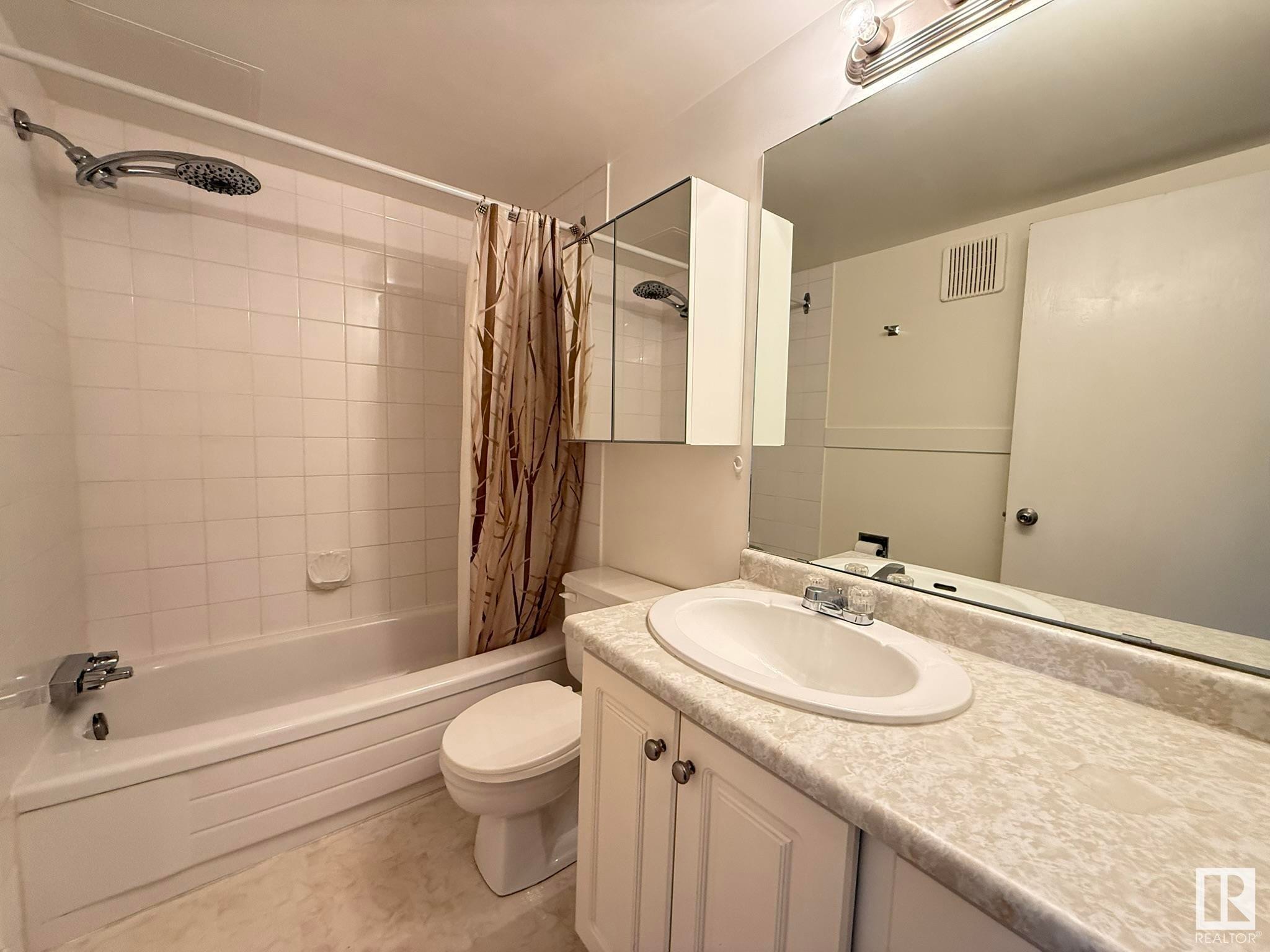 












37 10208 113 Street

,
Edmonton,




AB
T5K 1P4

