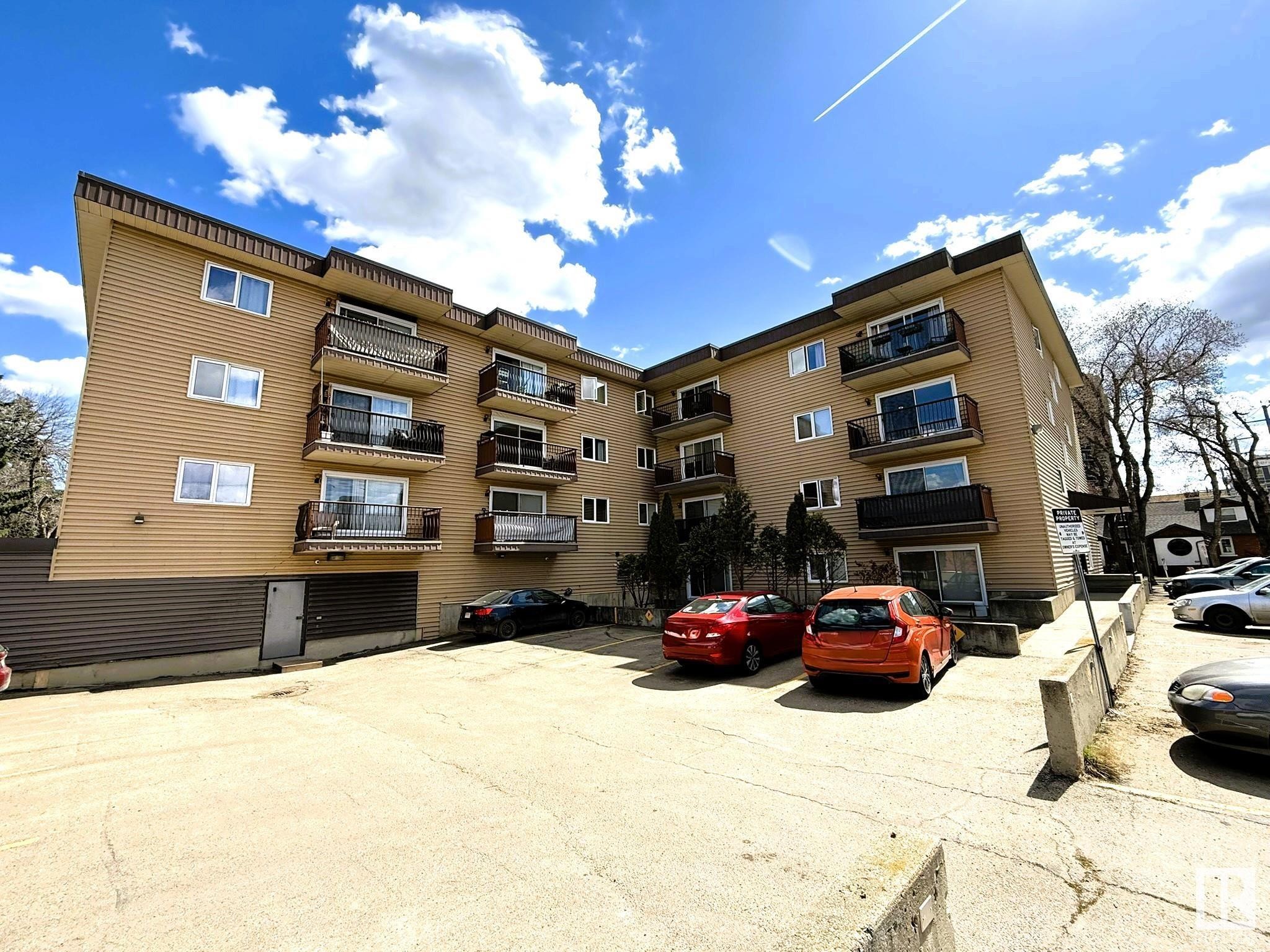 












37 10208 113 Street

,
Edmonton,




AB
T5K 1P4

