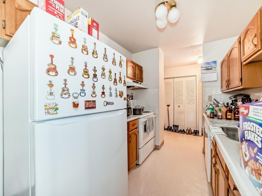 












407 10145 109 Street

,
Edmonton,




AB
T5J 3M5

