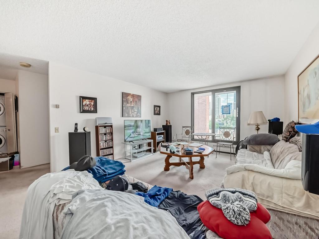 












407 10145 109 Street

,
Edmonton,




AB
T5J 3M5

