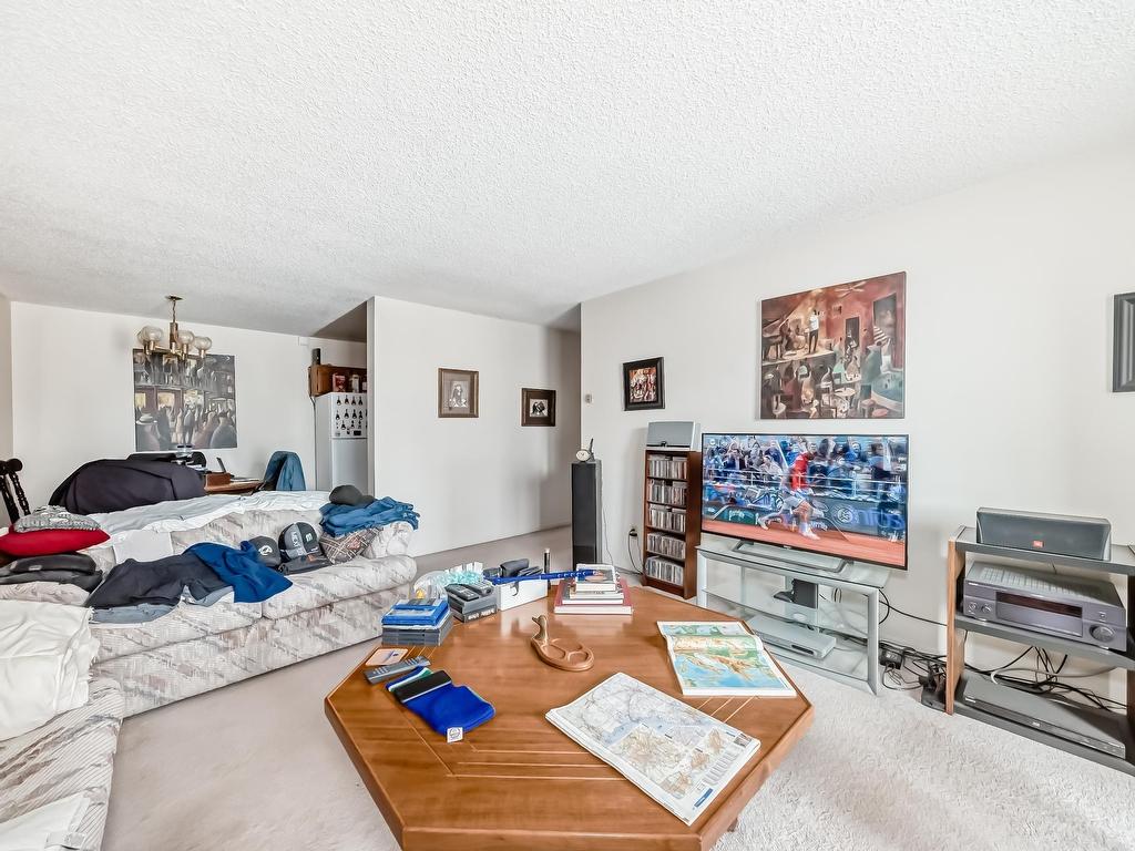 












407 10145 109 Street

,
Edmonton,




AB
T5J 3M5

