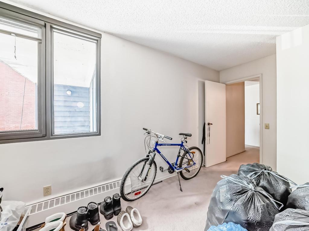 












407 10145 109 Street

,
Edmonton,




AB
T5J 3M5

