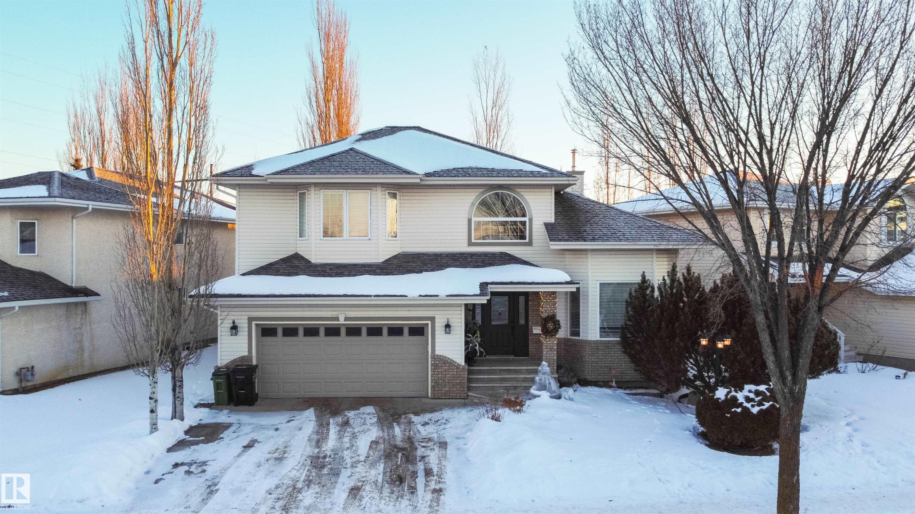 












329 HEATH Road

,
Edmonton,




AB
T6R 2X4

