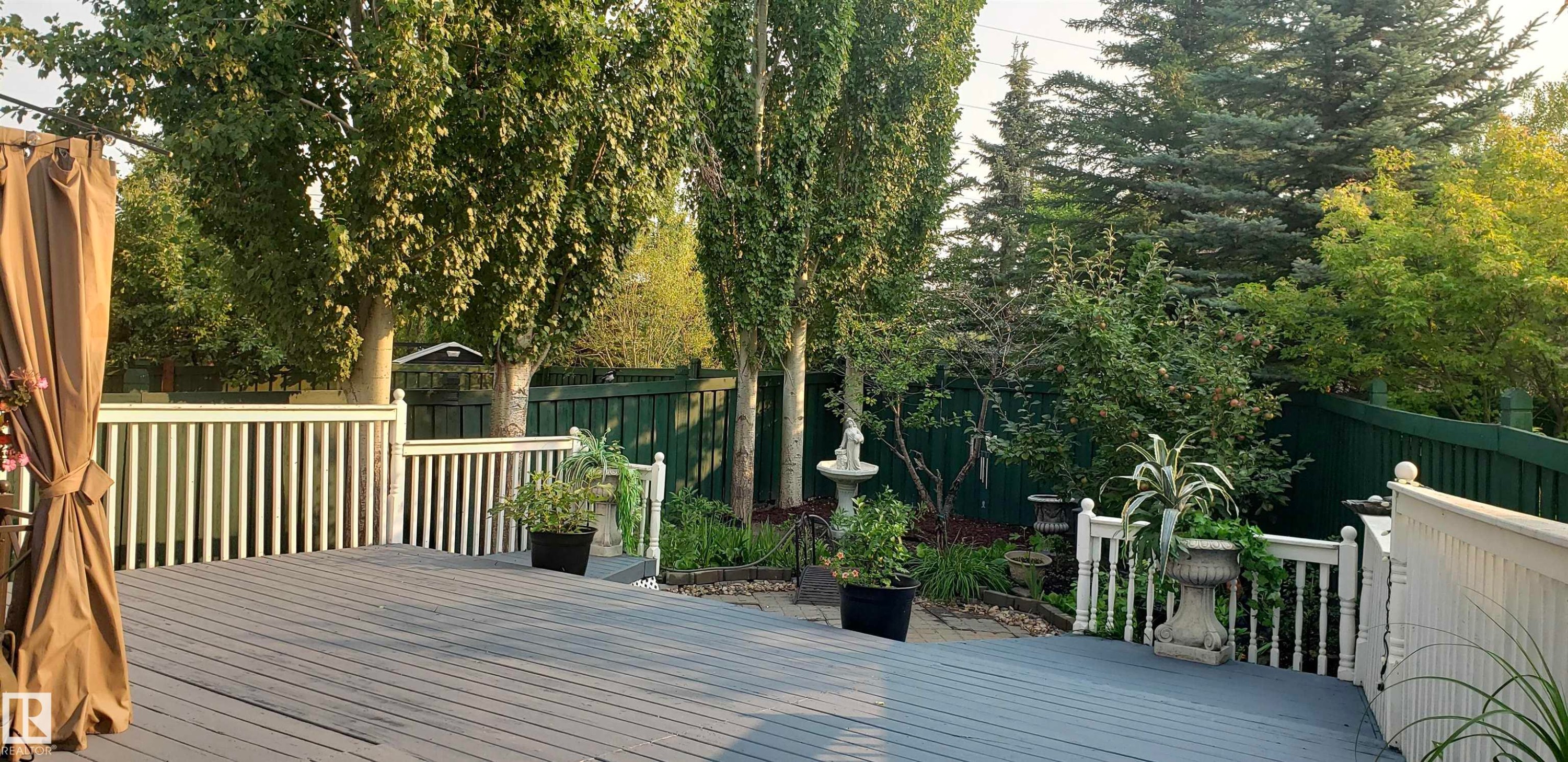












329 HEATH Road

,
Edmonton,




AB
T6R 2X4


