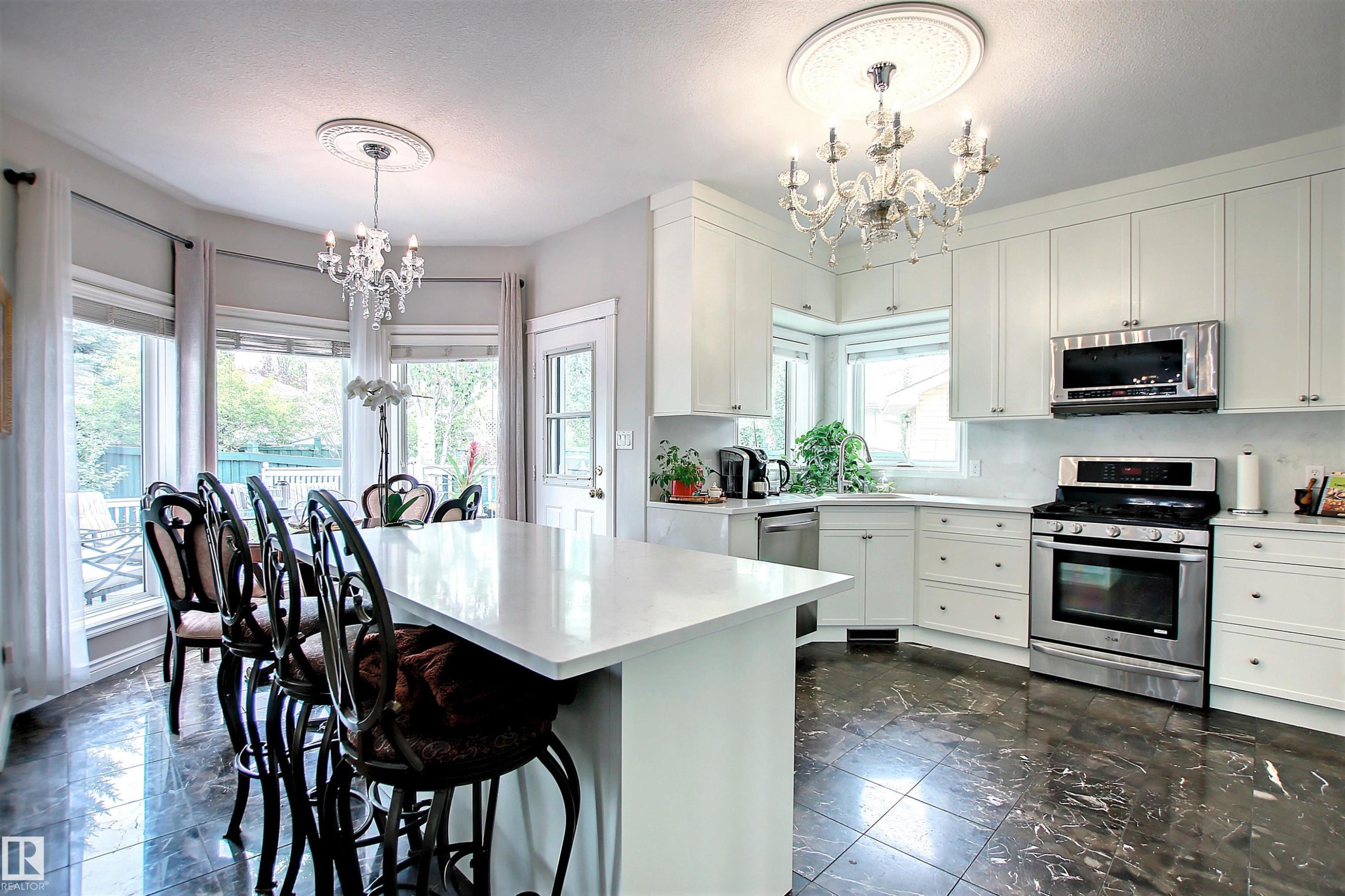 












329 HEATH Road

,
Edmonton,




AB
T6R 2X4

