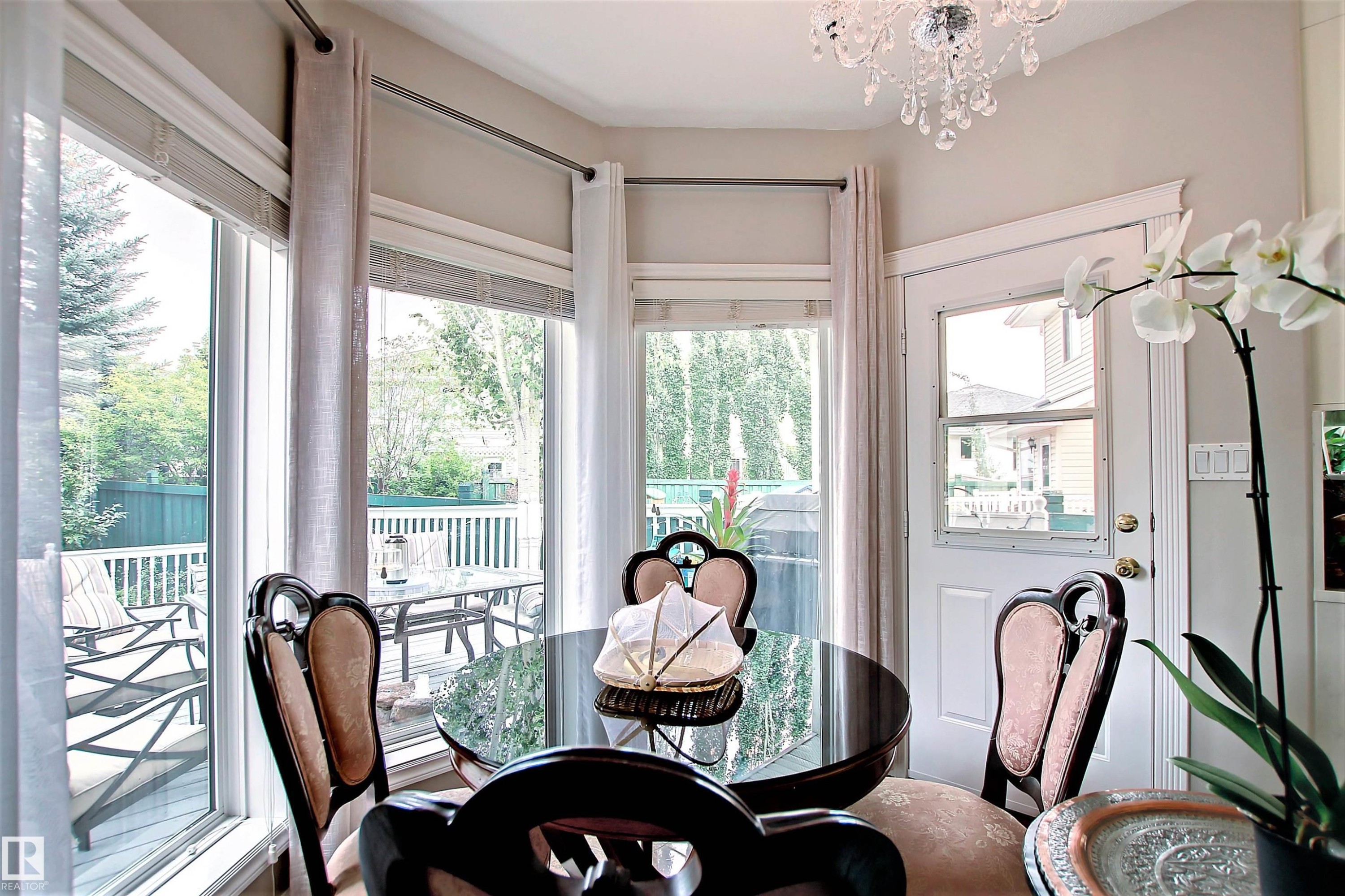 












329 HEATH Road

,
Edmonton,




AB
T6R 2X4

