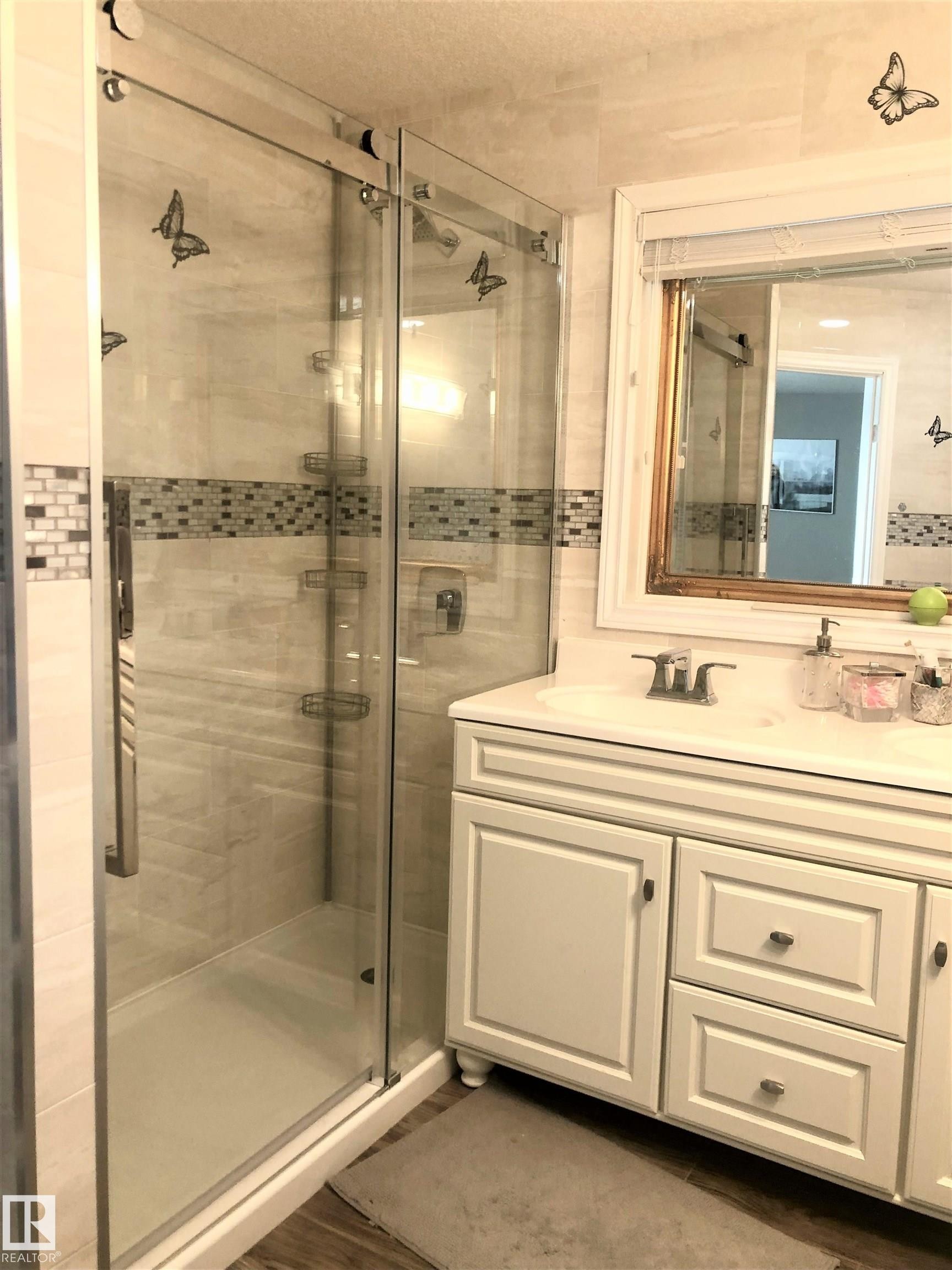 












329 HEATH Road

,
Edmonton,




AB
T6R 2X4

