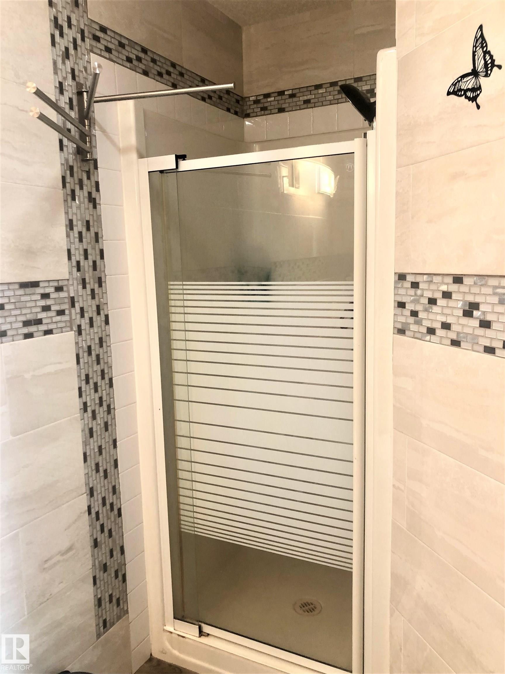 












329 HEATH Road

,
Edmonton,




AB
T6R 2X4

