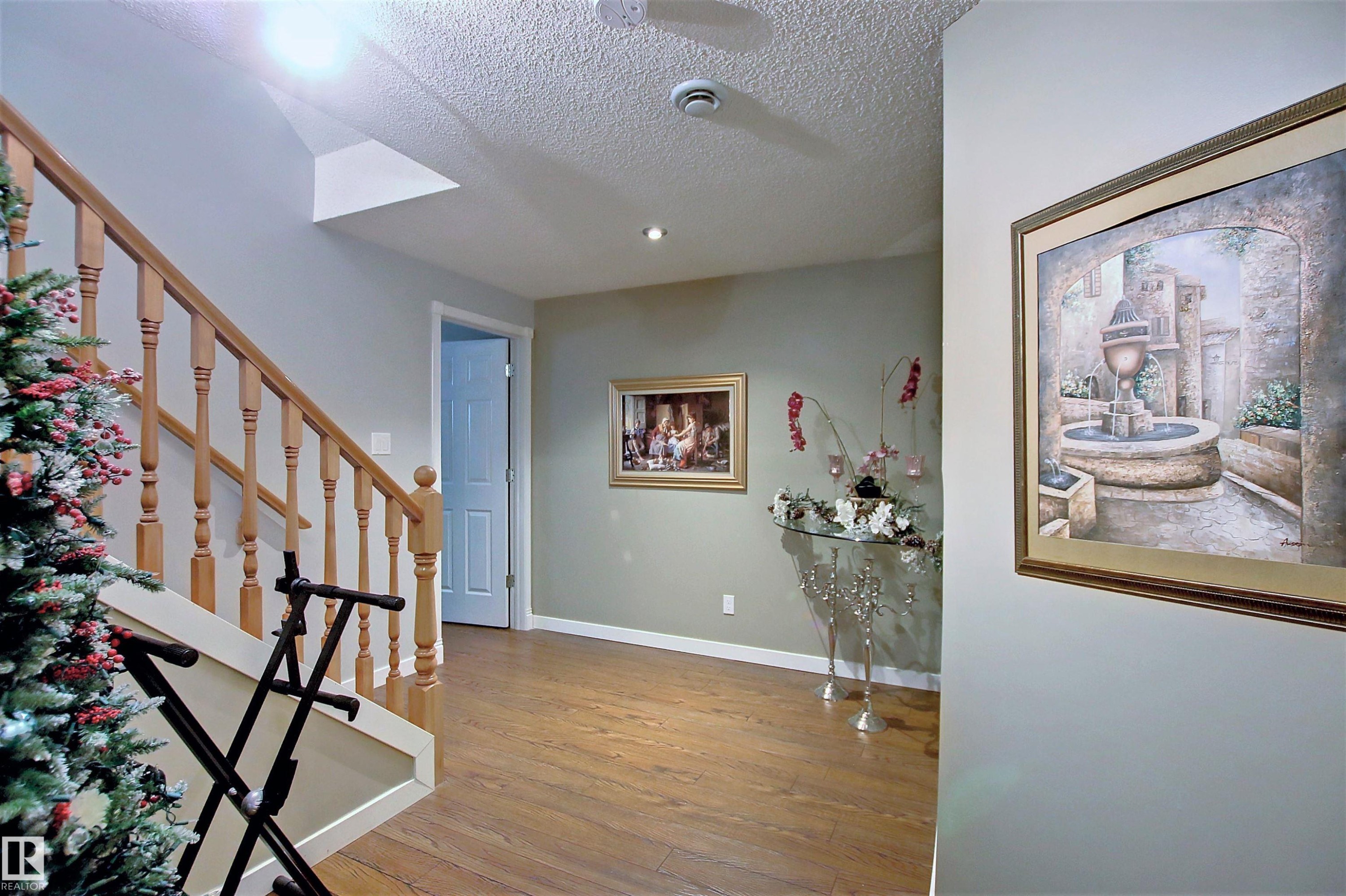 












329 HEATH Road

,
Edmonton,




AB
T6R 2X4

