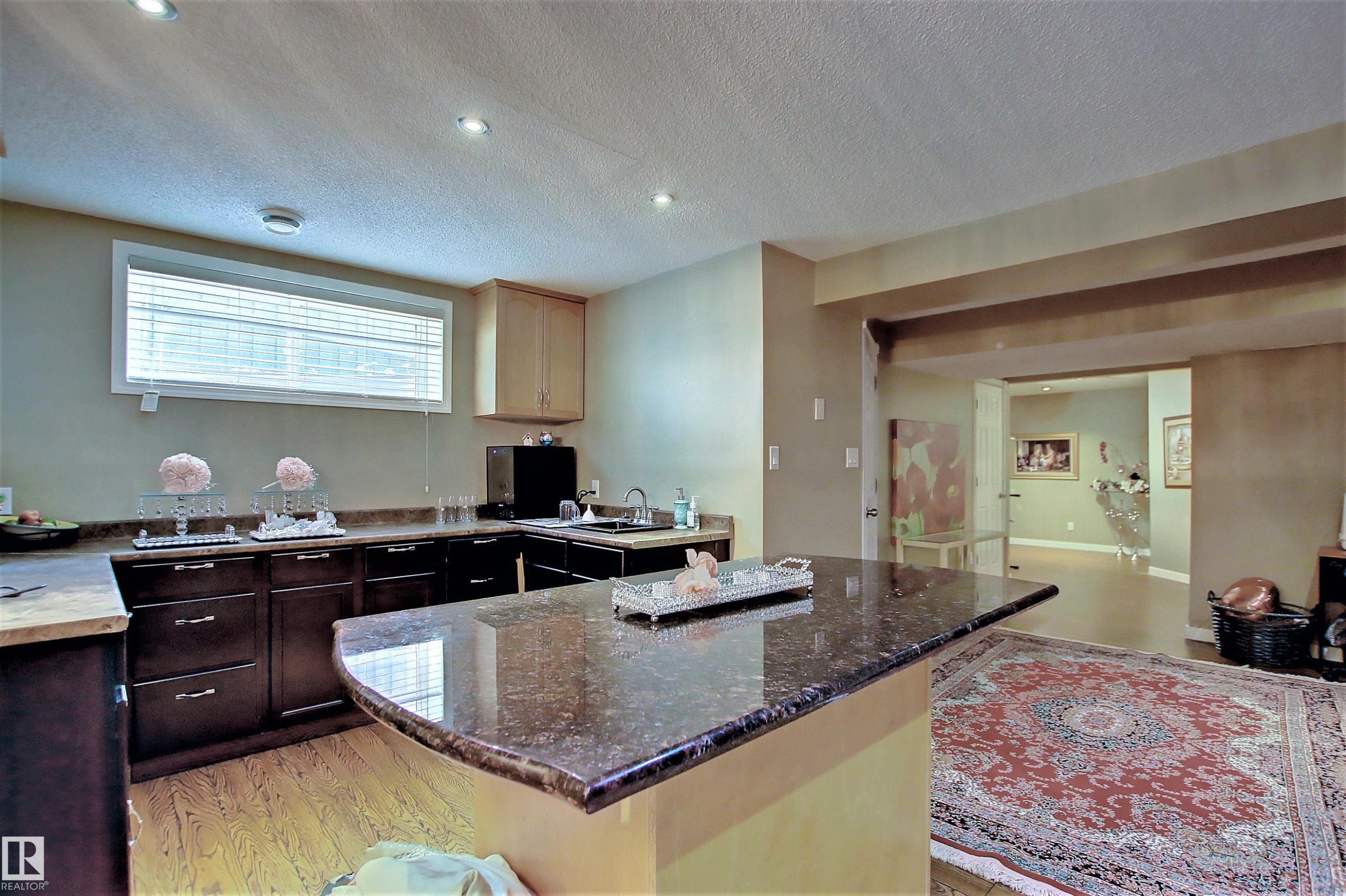 












329 HEATH Road

,
Edmonton,




AB
T6R 2X4

