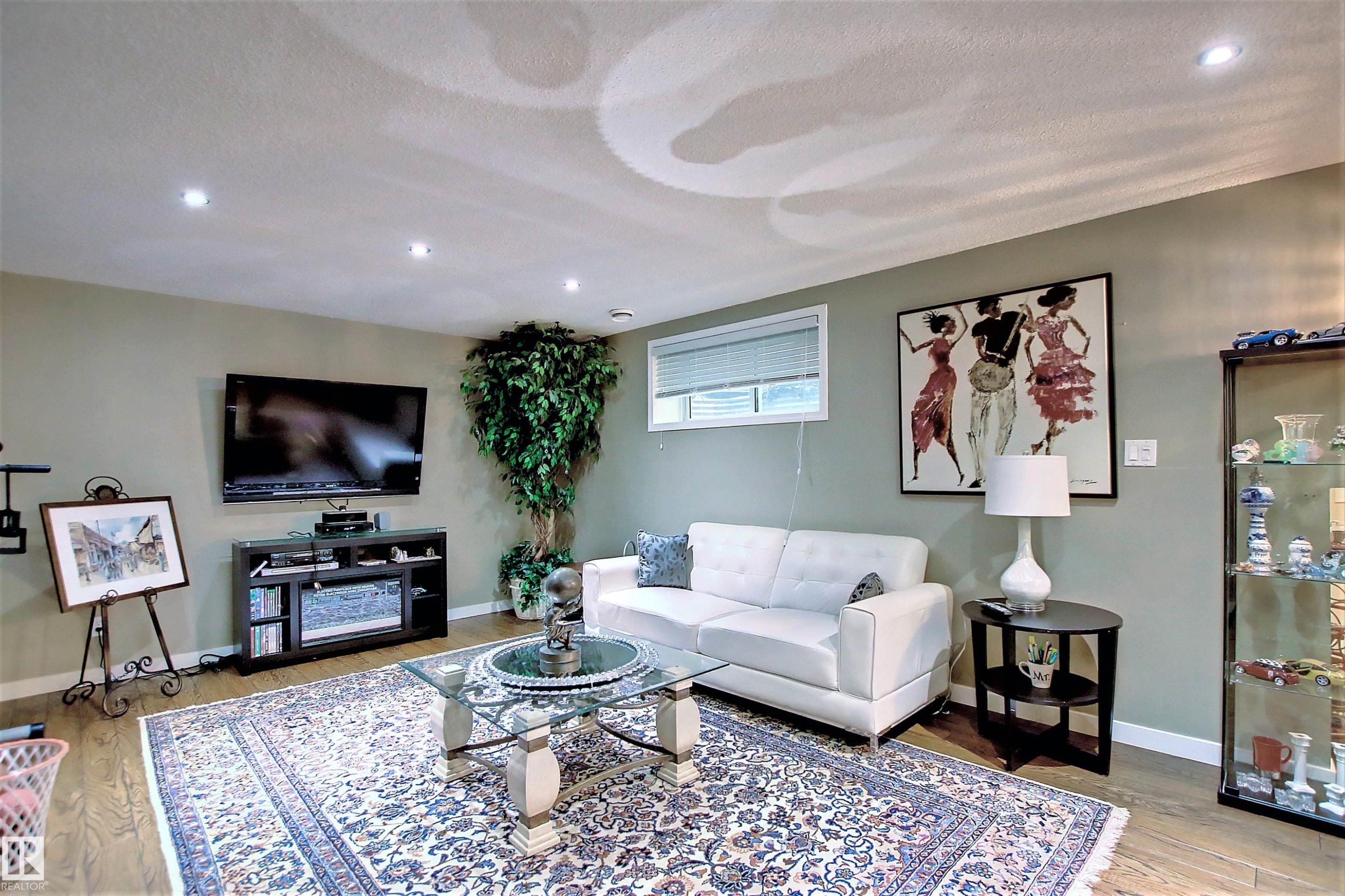 












329 HEATH Road

,
Edmonton,




AB
T6R 2X4

