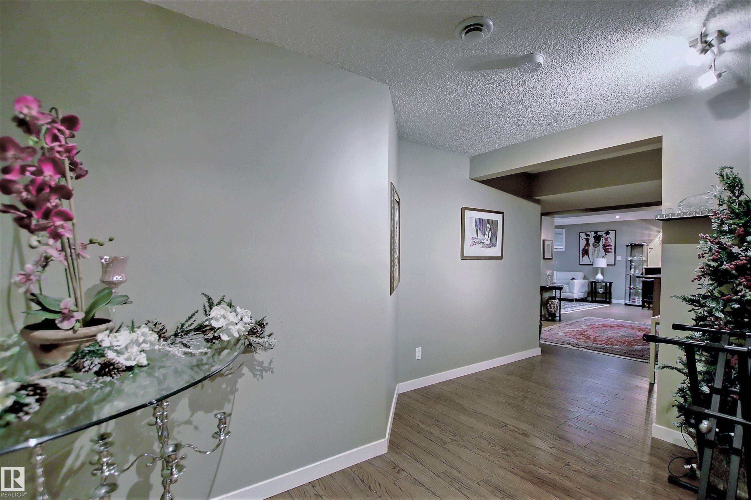 












329 HEATH Road

,
Edmonton,




AB
T6R 2X4

