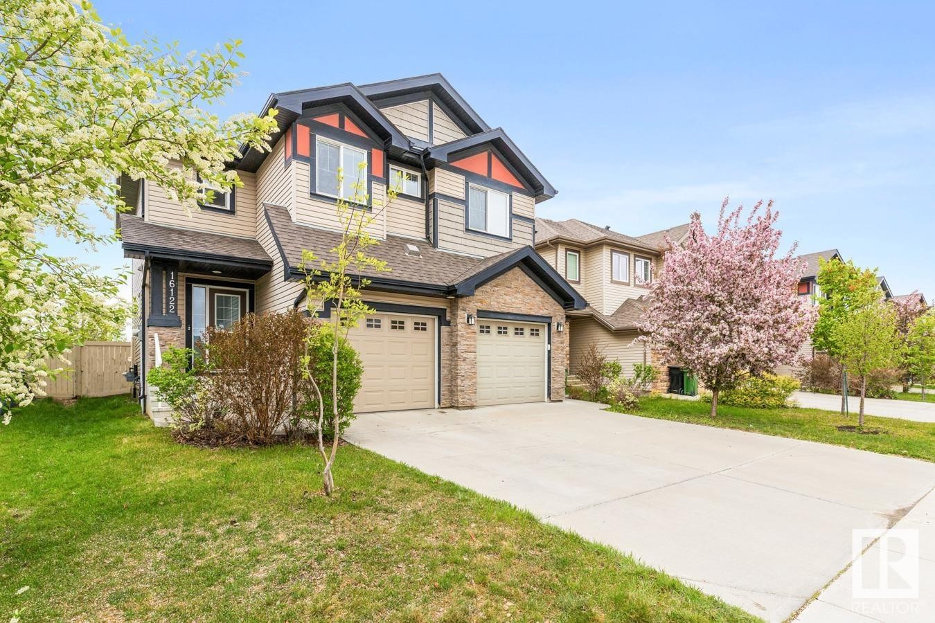 












16122 10 Avenue

,
Edmonton,




AB
T6W 2G9

