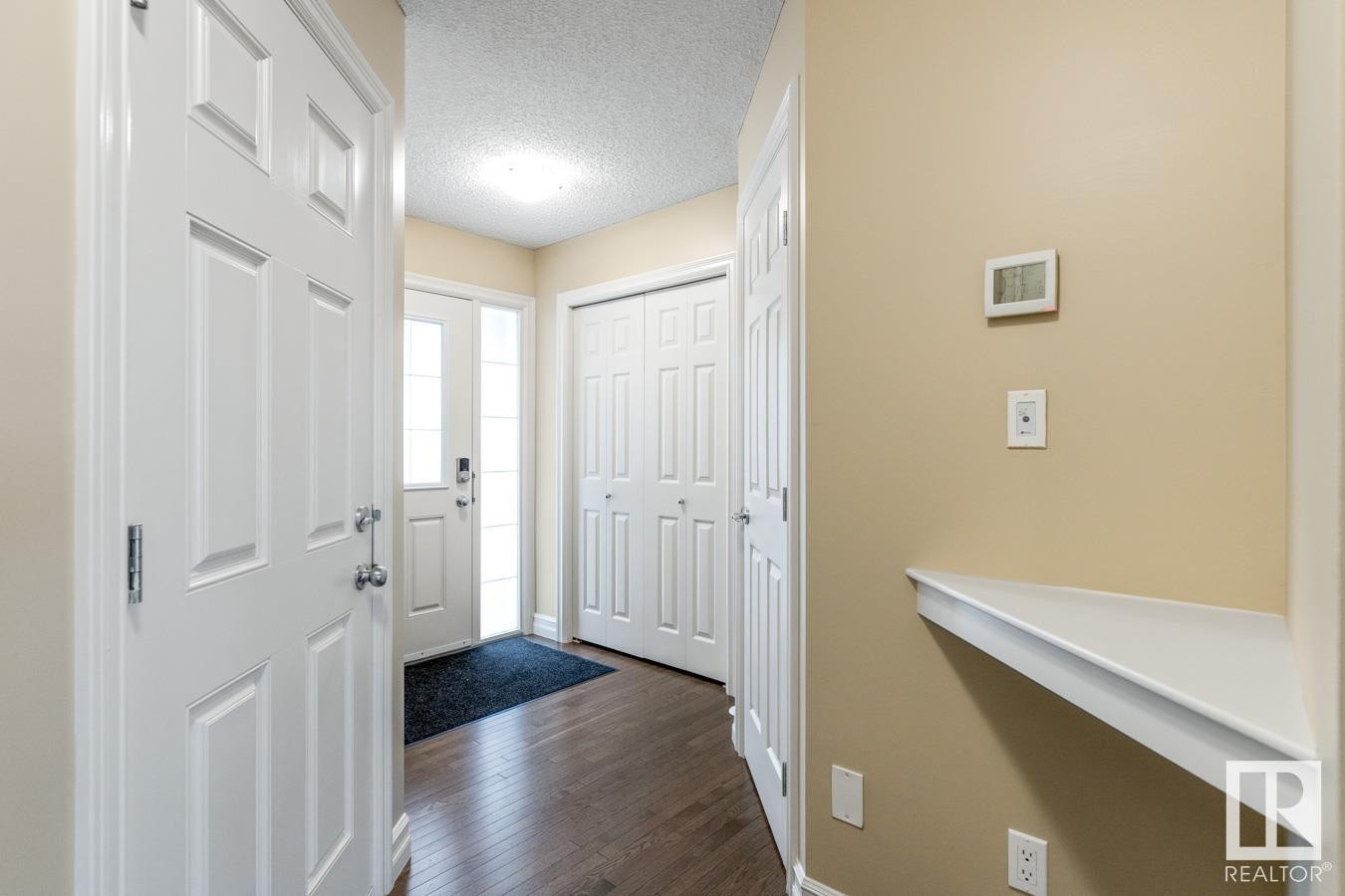 












16122 10 Avenue

,
Edmonton,




AB
T6W 2G9

