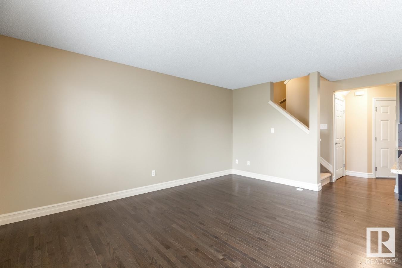 












16122 10 Avenue

,
Edmonton,




AB
T6W 2G9

