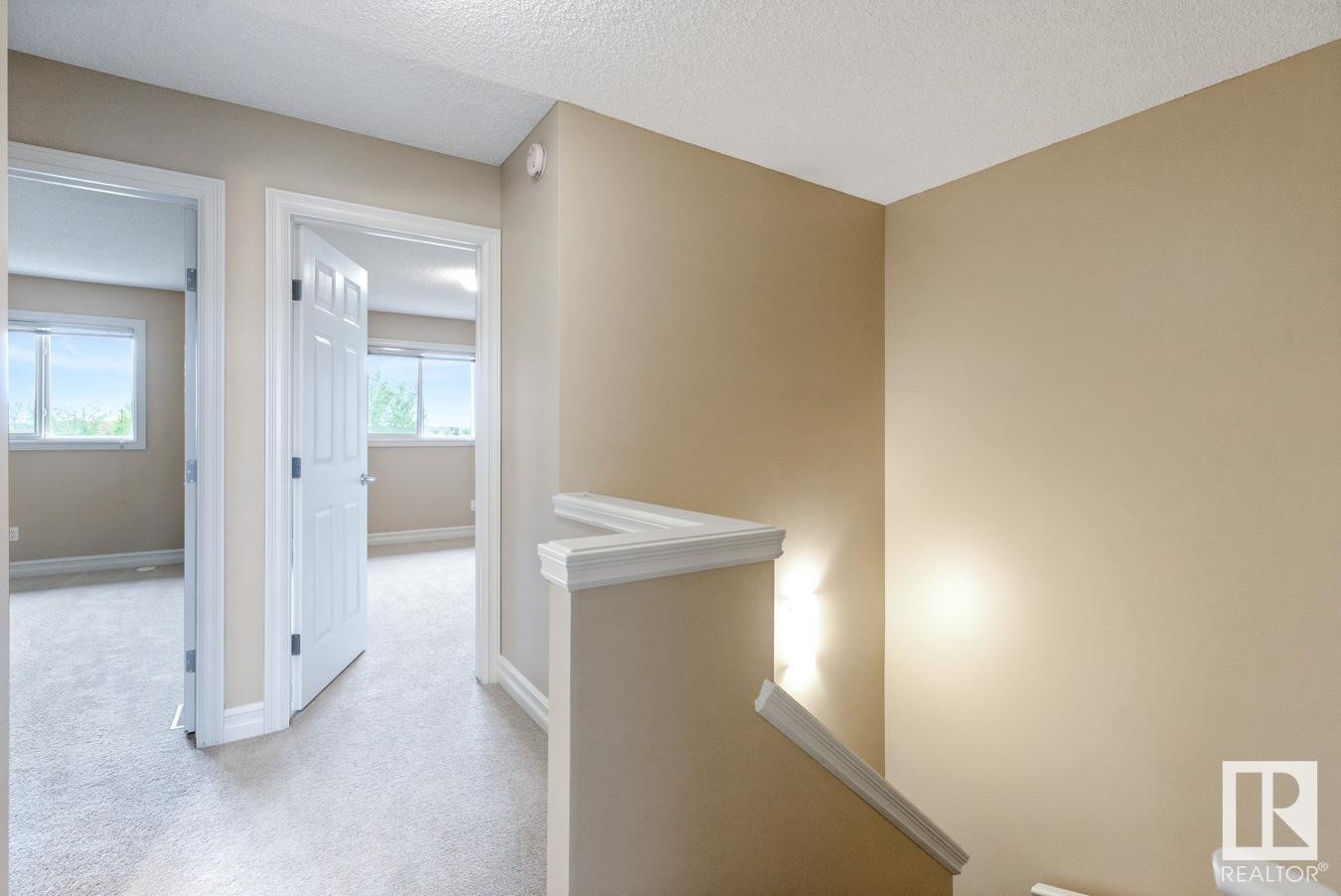 












16122 10 Avenue

,
Edmonton,




AB
T6W 2G9

