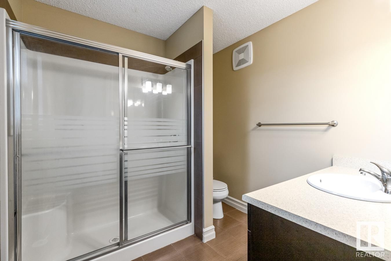 












16122 10 Avenue

,
Edmonton,




AB
T6W 2G9

