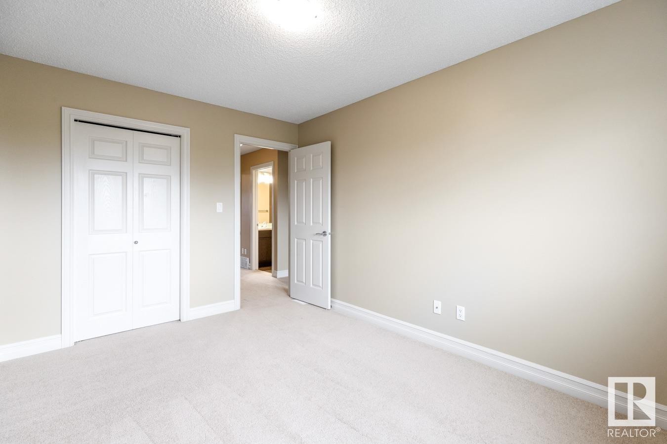 












16122 10 Avenue

,
Edmonton,




AB
T6W 2G9

