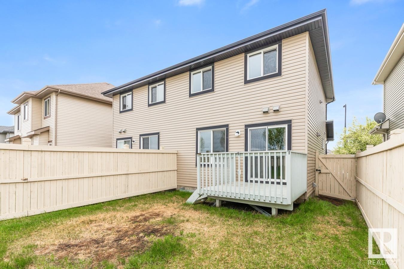 












16122 10 Avenue

,
Edmonton,




AB
T6W 2G9

