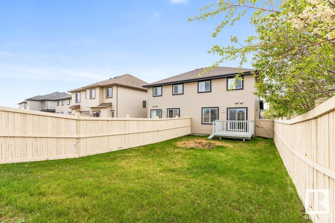 












16122 10 Avenue

,
Edmonton,




AB
T6W 2G9

