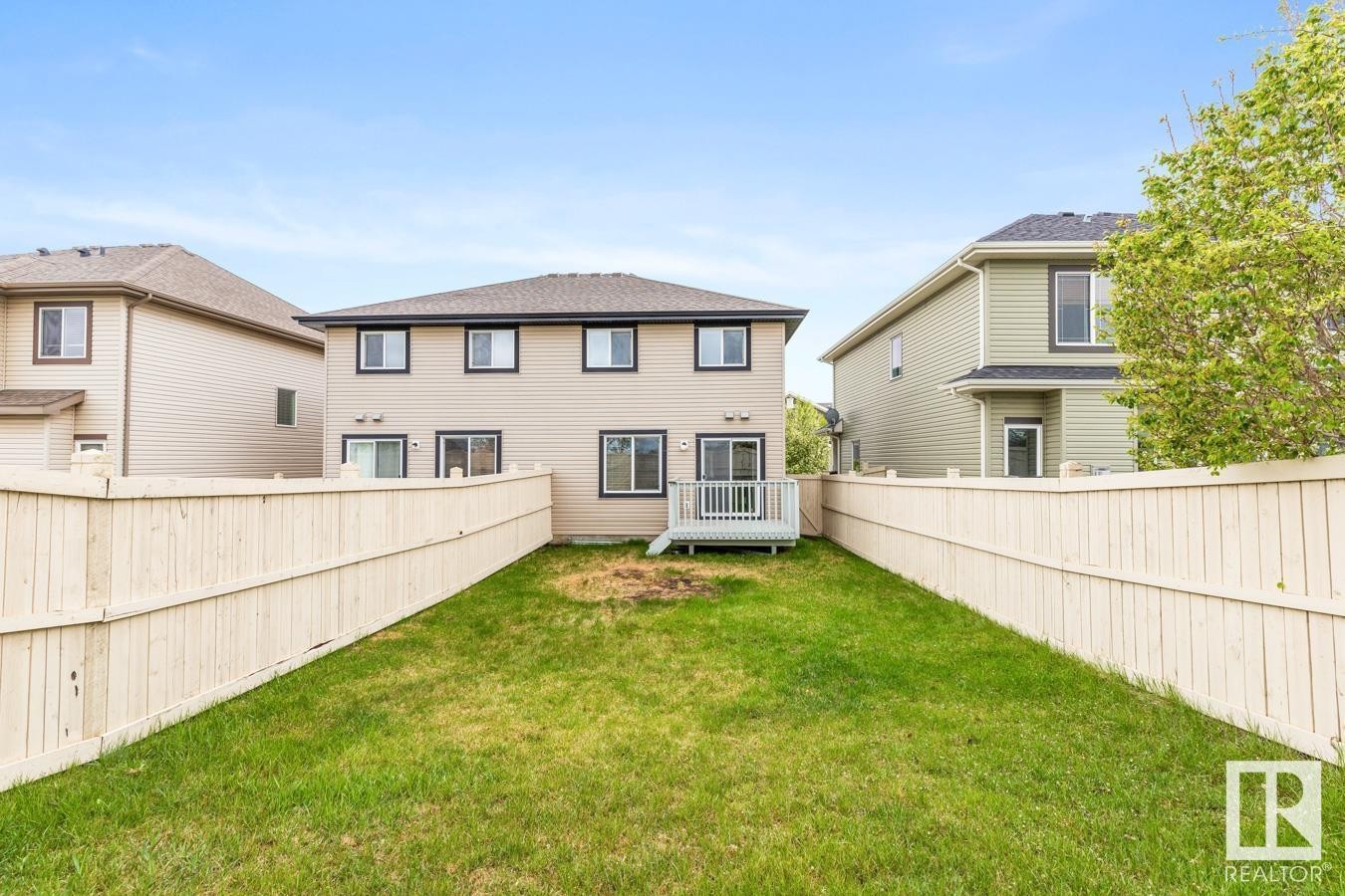 












16122 10 Avenue

,
Edmonton,




AB
T6W 2G9

