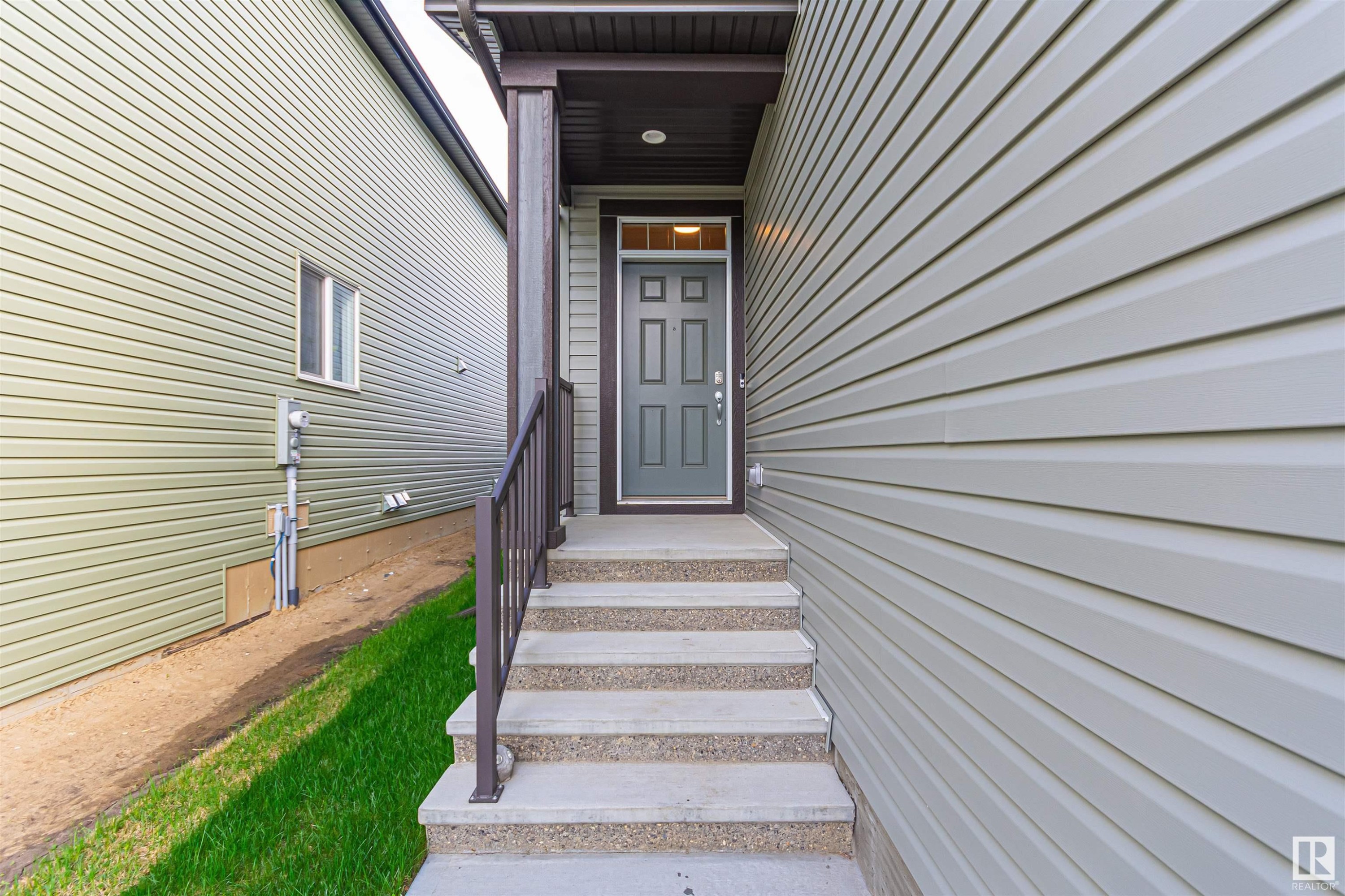 












1395 SECORD LANDING

,
Edmonton,




AB
T5T 7A7

