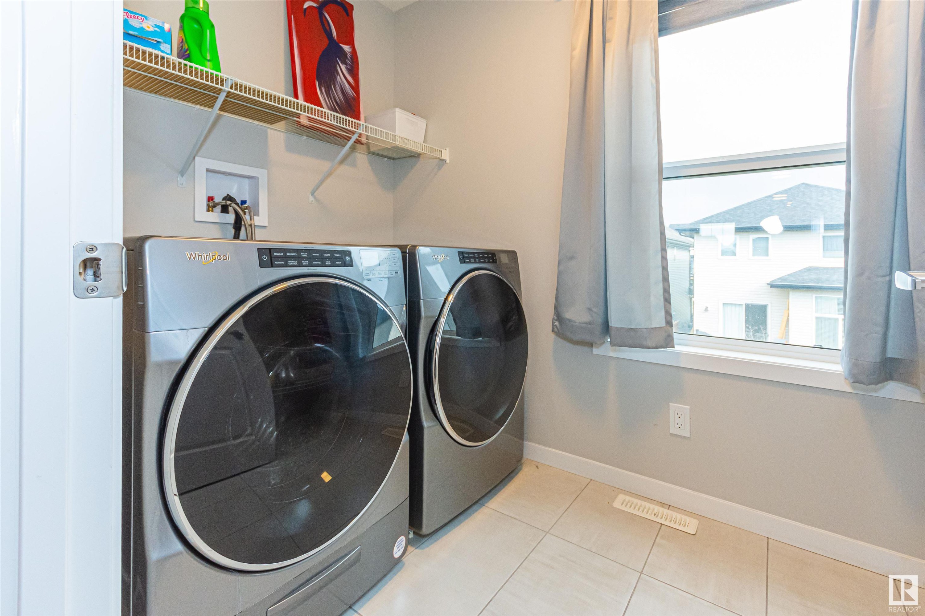 












1395 SECORD LANDING

,
Edmonton,




AB
T5T 7A7


